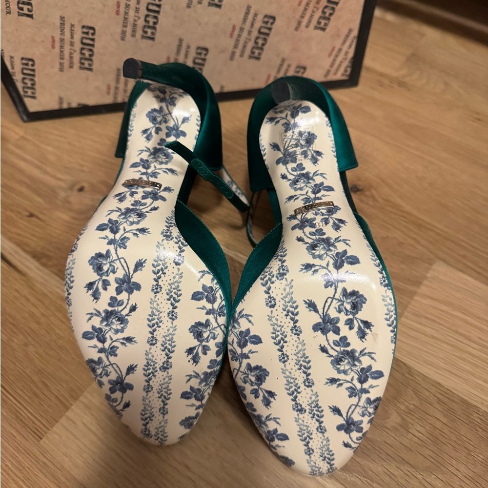 Gucci Women's Emerald Satin Heels - Picture 3 of 4